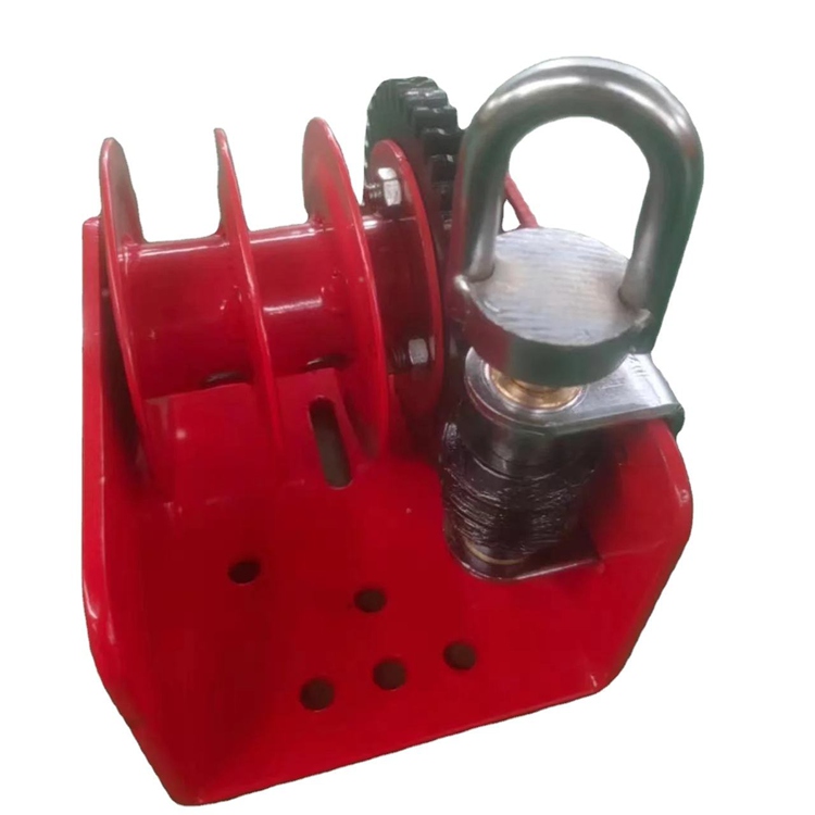 1500 LBS Heavy-Duty Manual Winch for Livestock Farming